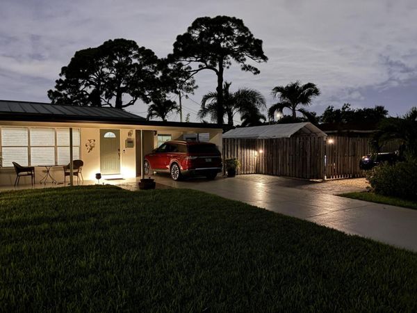330 NE 48th Street, Oakland Park, FL 33334