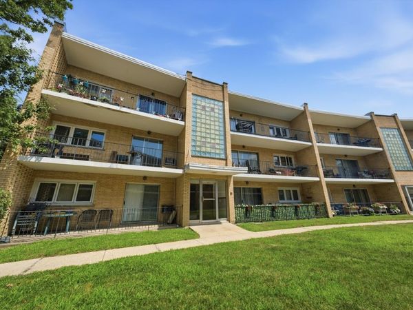 10332 S Pulaski Road , Unit 107, Oak Lawn, IL 60453