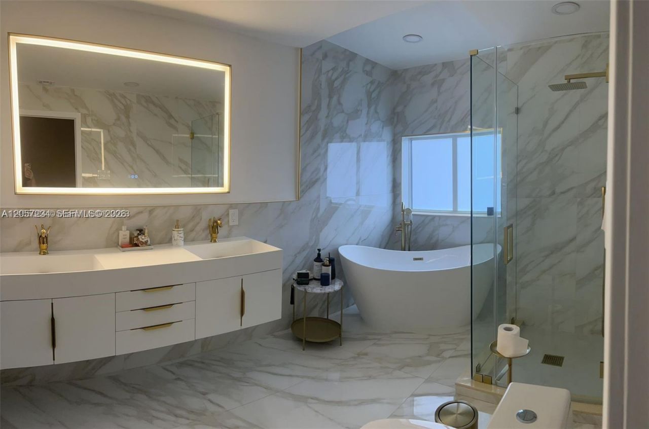 2750 NE 183rd St, Unit 1503, Aventura, FL 33160 Photo