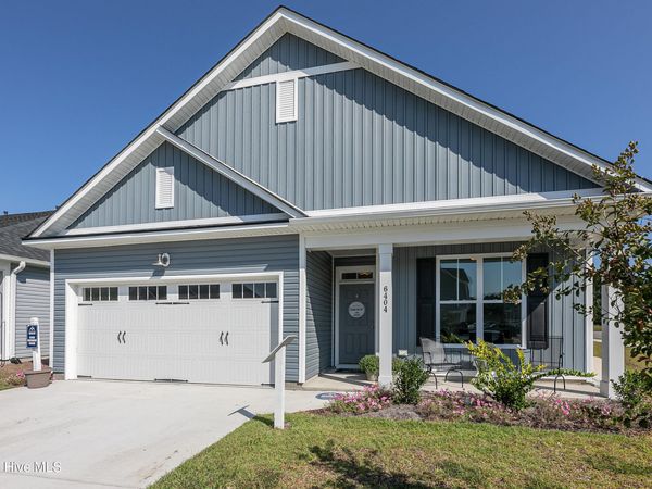 77 Bristol Bay Drive, Lake Waccamaw, NC 28450