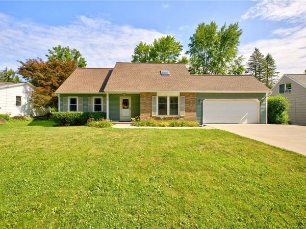 10 Slate Drive , North Chili, NY 14514