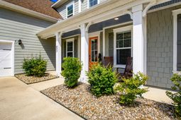 631 Chigwell Springs Lane photo 4
