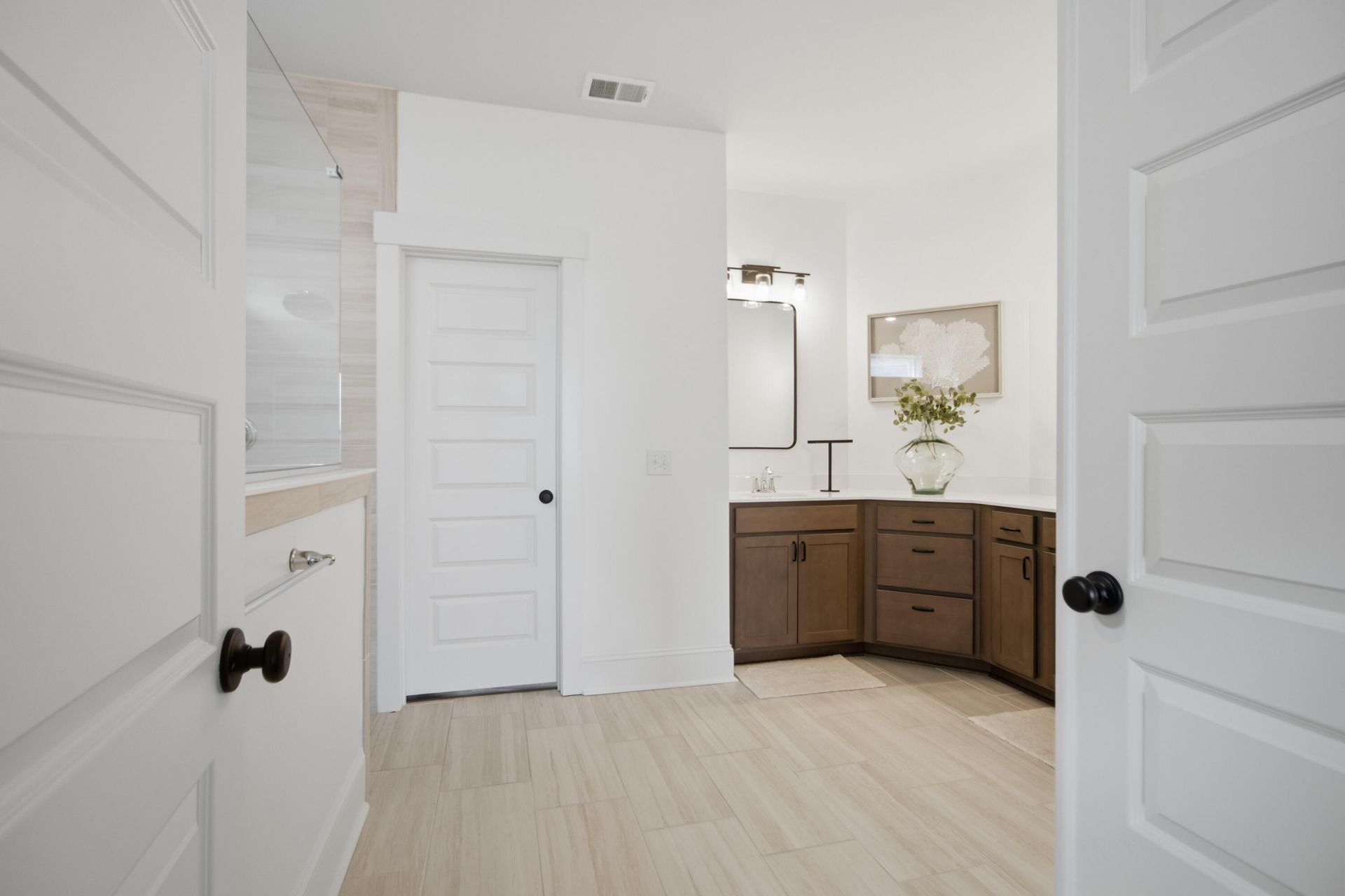 631 Chigwell Springs Lane Photo 32