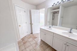 9325 Ayscough Road photo 4