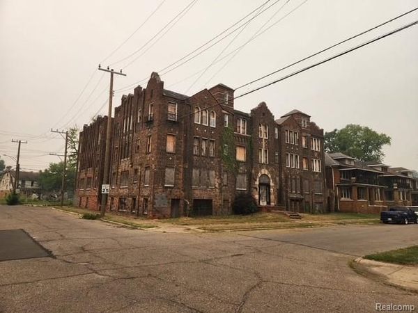 405 W Savannah Street , Detroit, MI 48203