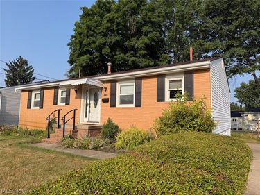 1123 Overridge Avenue SE, North Canton, OH 44720