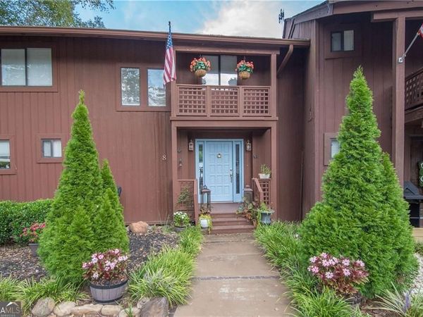 8 Northlake Circle , Peachtree City, GA 30269