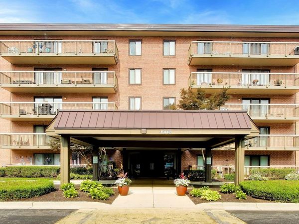 6443 Clarendon Hills Road , Unit 301C, Willowbrook, IL 60527