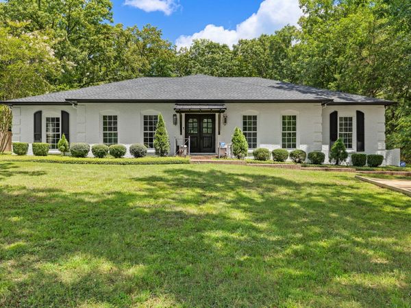 2304 Parkway Dr., Tupelo, MS 38804