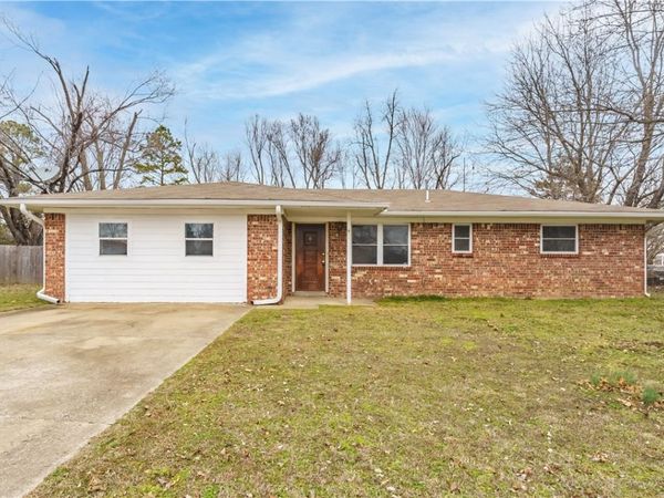 2201 SE 15Th Street , Bentonville, AR 72712