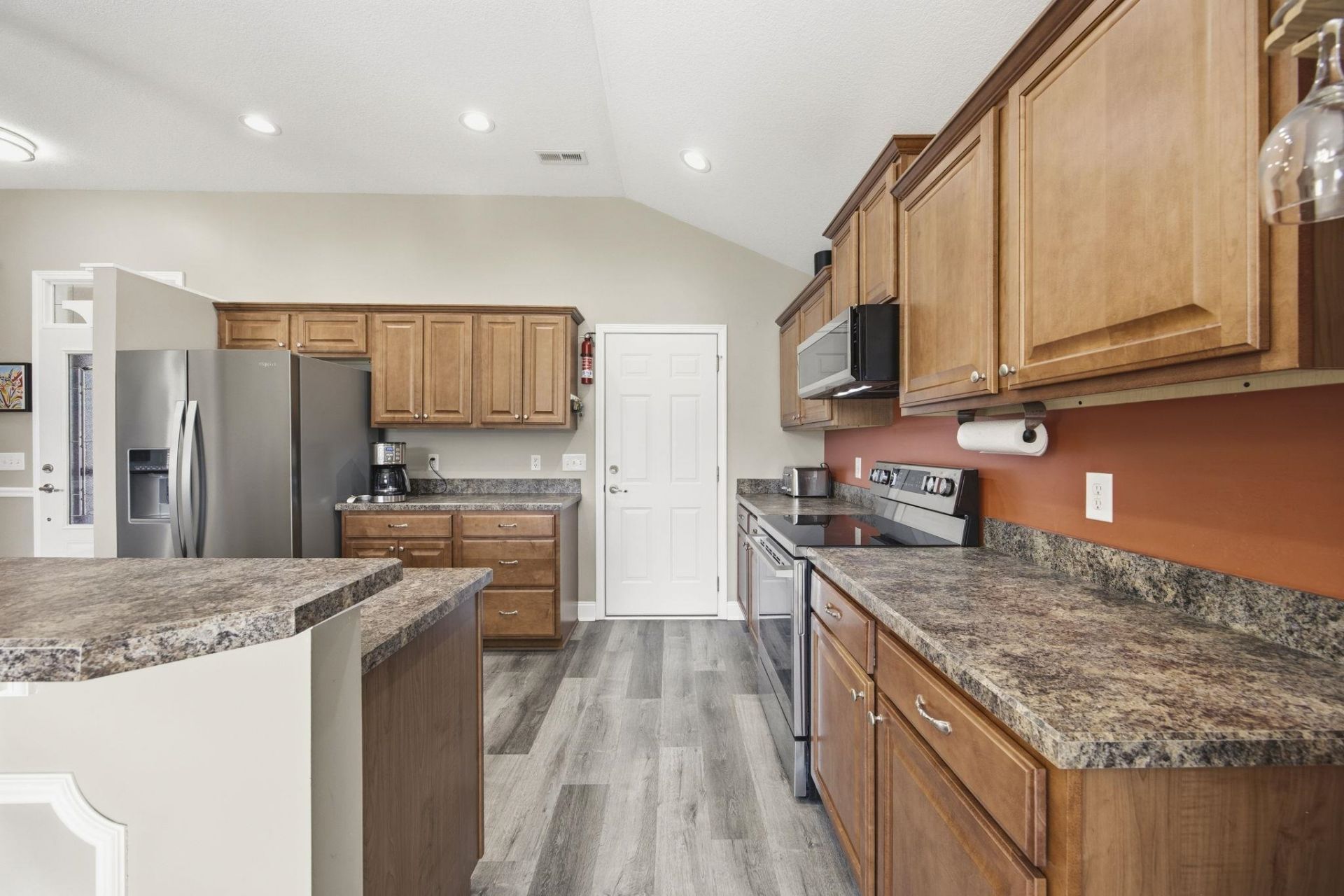 228 Macarthur Dr.  Photo 14