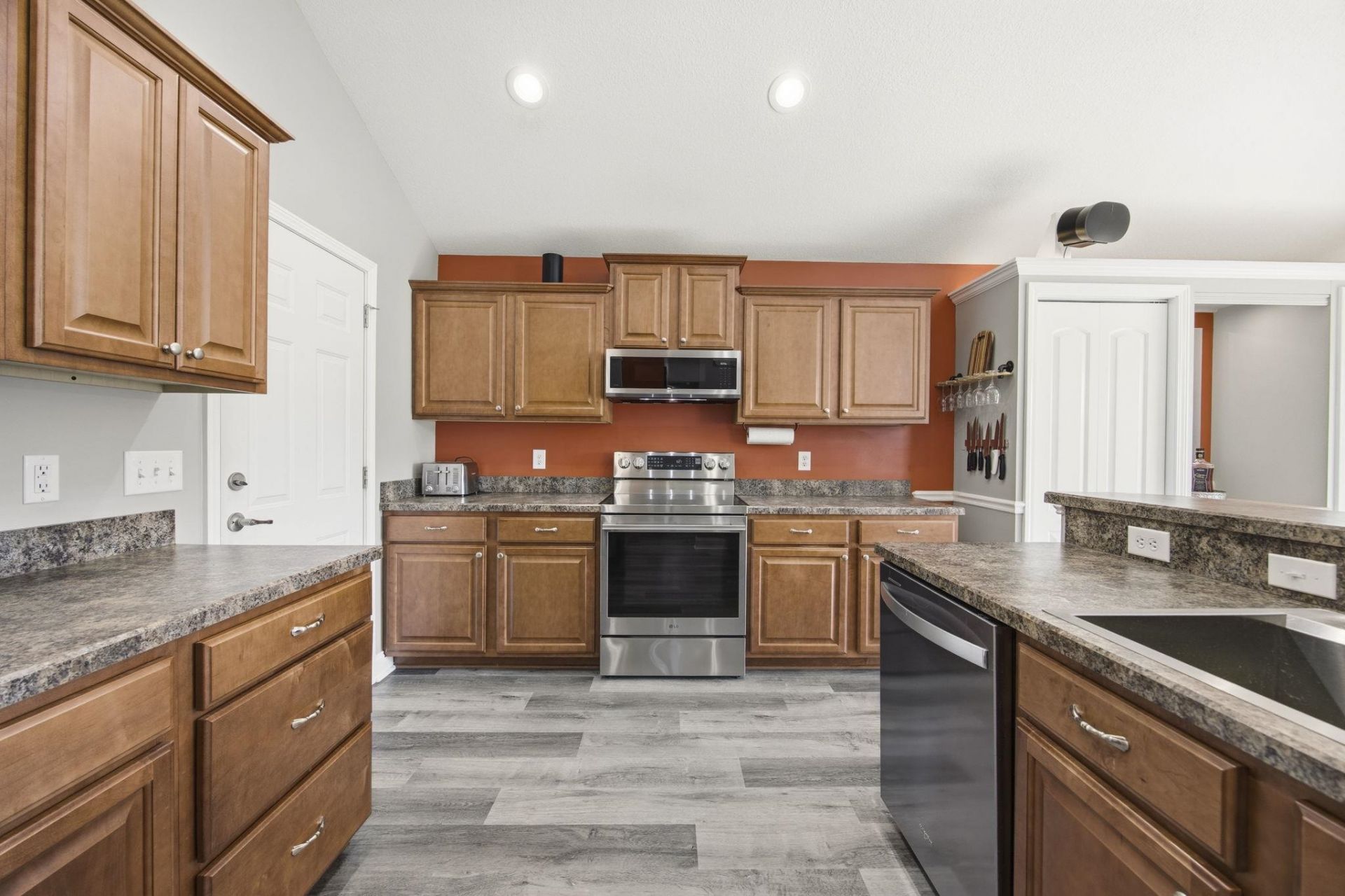 228 Macarthur Dr.  Photo 15