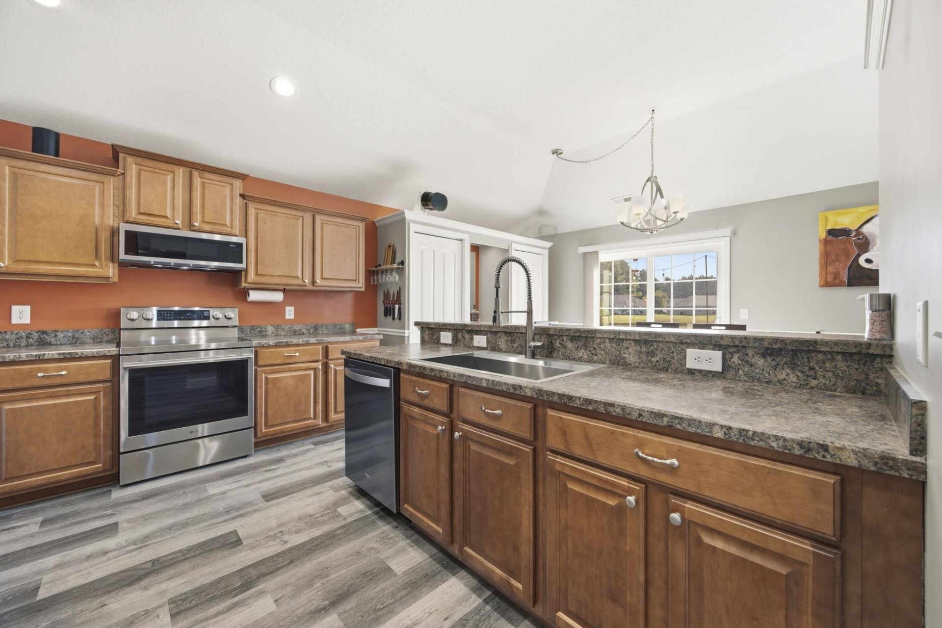 228 Macarthur Dr.  Photo 17