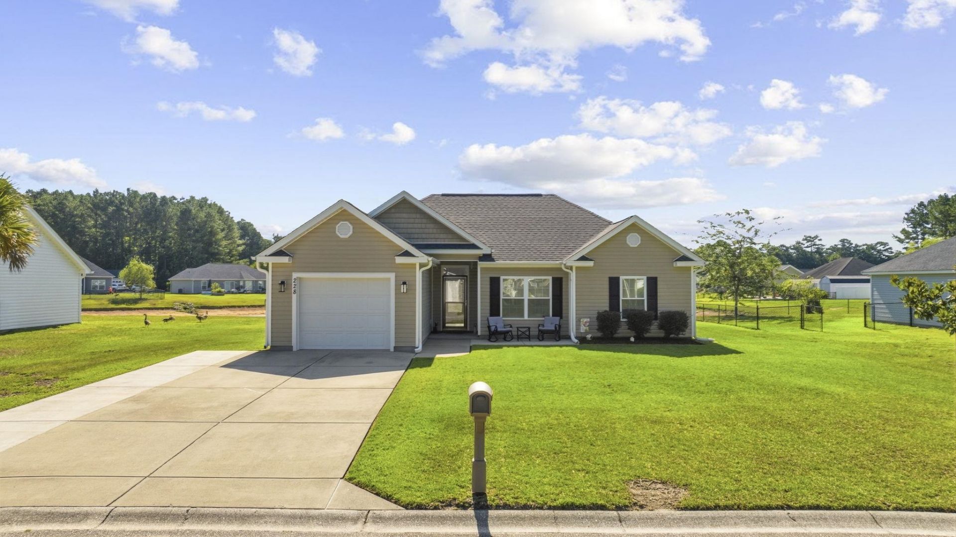 228 Macarthur Dr. Photo 44