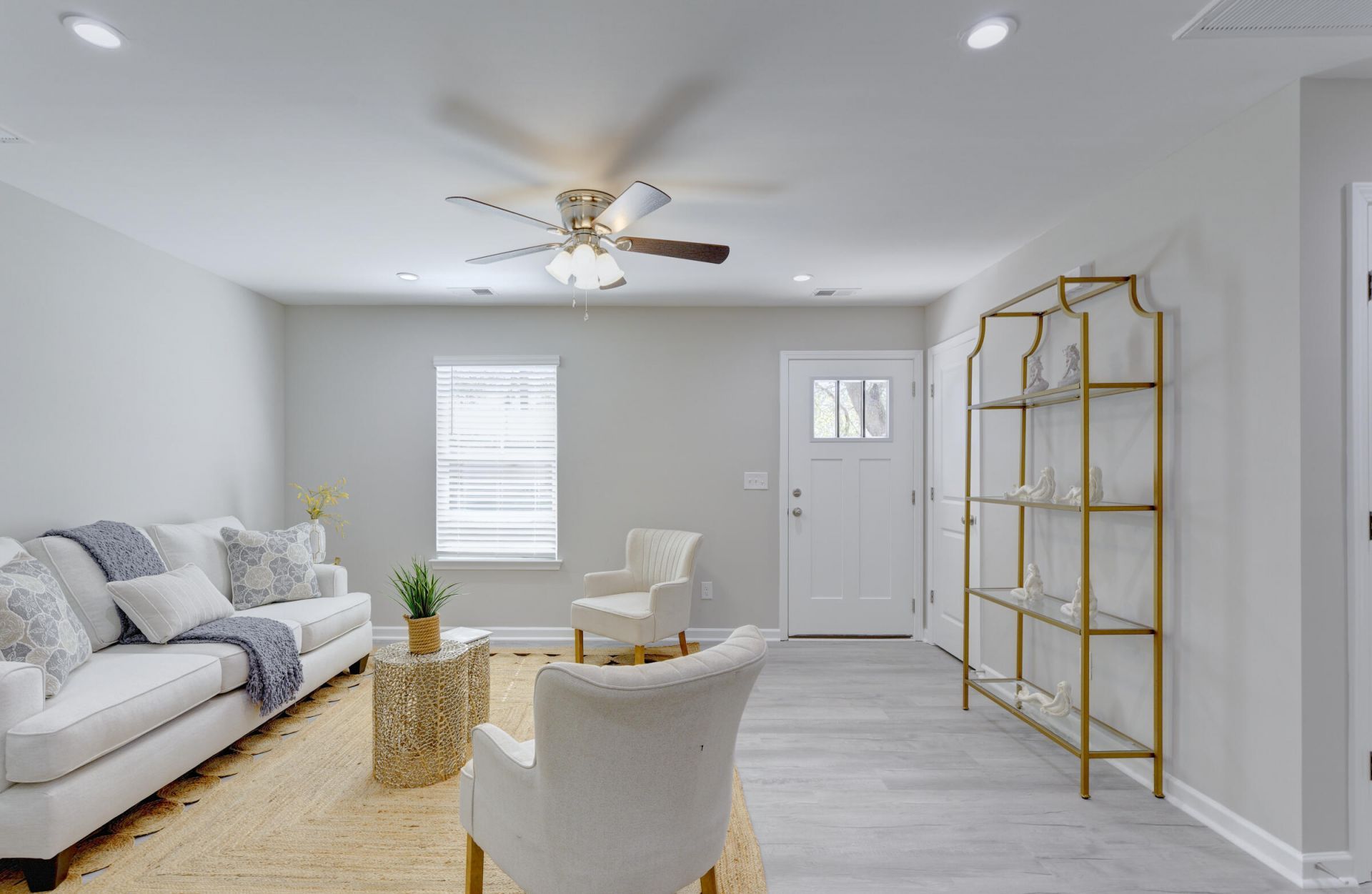 122 Thompson Street Photo 14