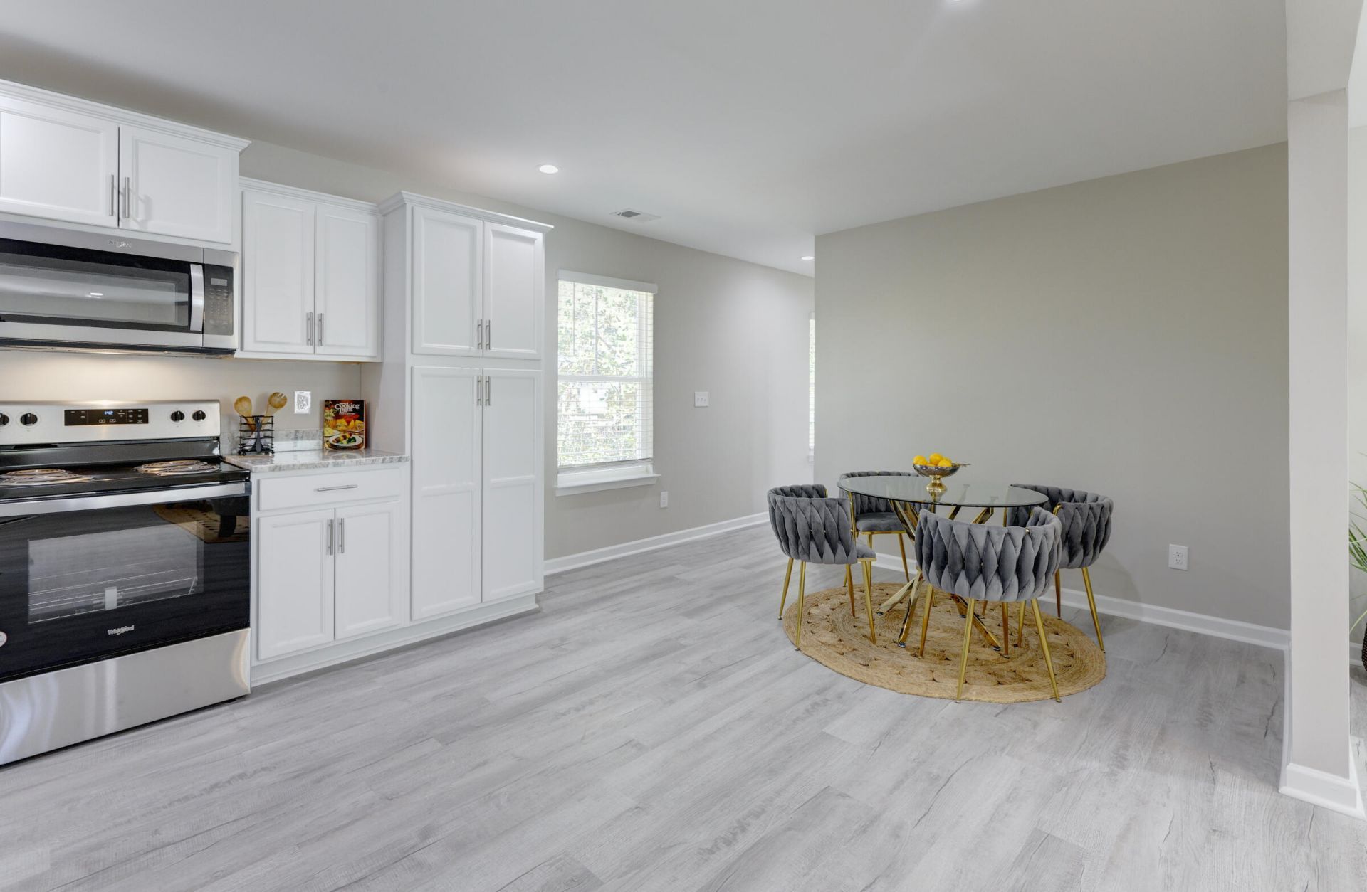 122 Thompson Street Photo 18