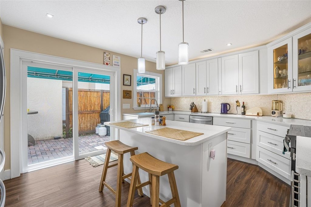 490 10th Place, Vero Beach, FL 32960 Photo