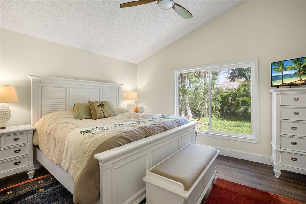 490 10th Place, Vero Beach, FL 32960 Photo