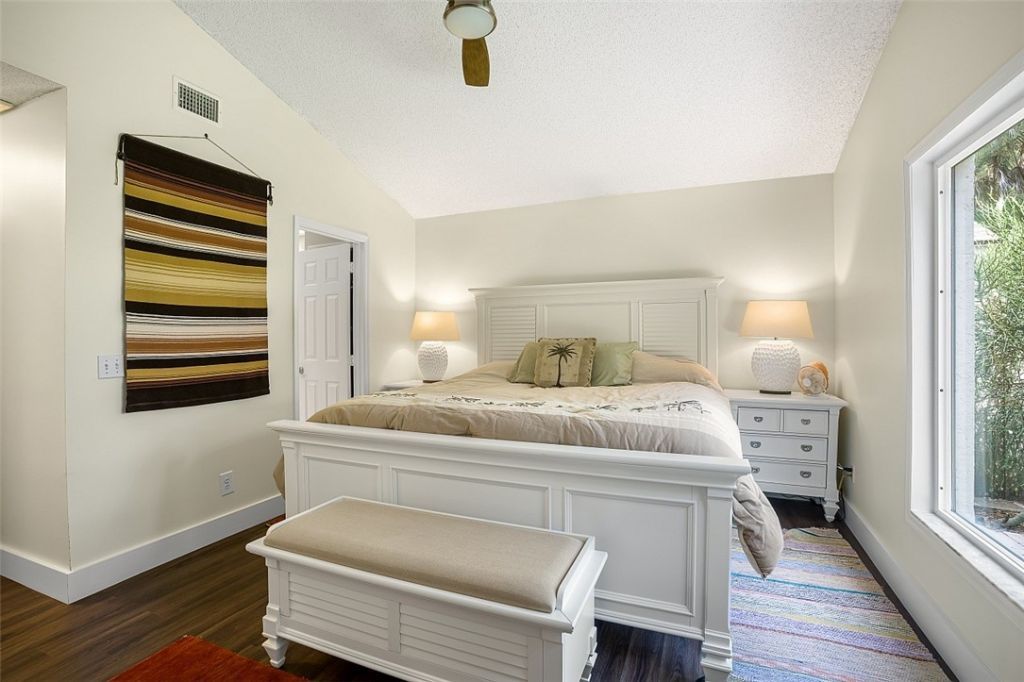 490 10th Place, Vero Beach, FL 32960 Photo