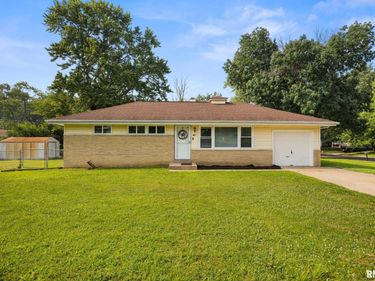 5306 N PLAZA Drive, Peoria, IL 61614