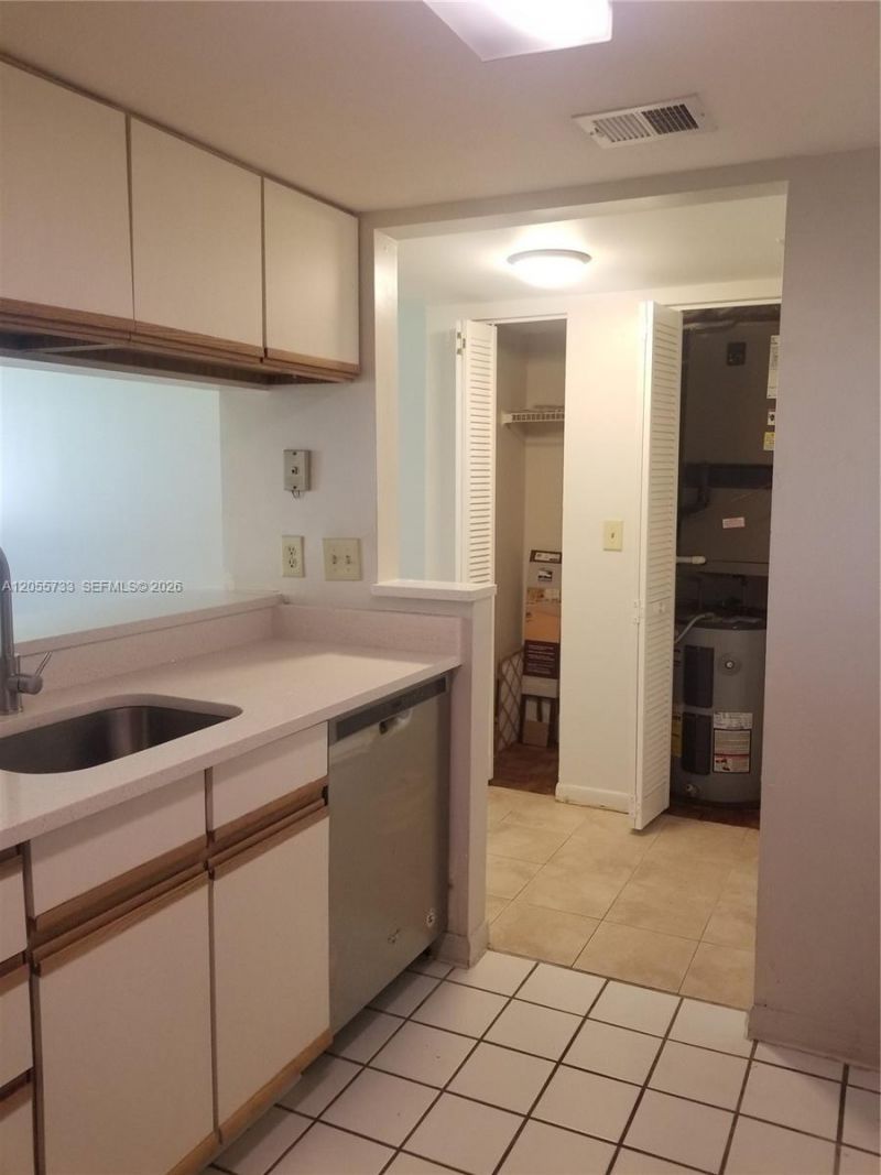 9901 Westview Dr, Unit 315, Coral Springs, FL 33076 Photo