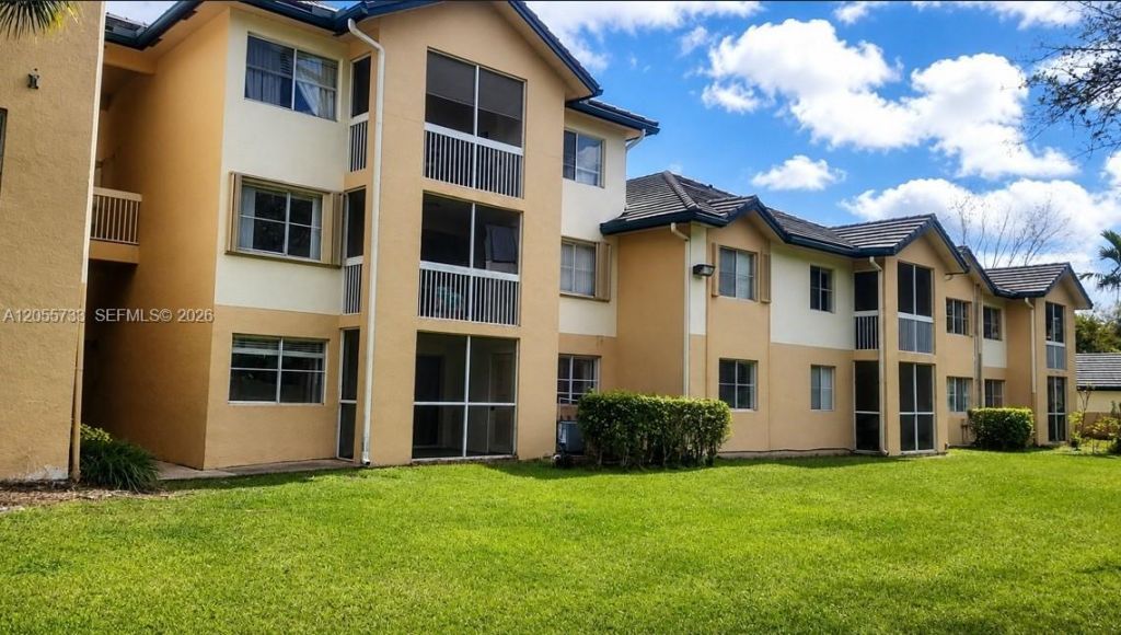 9901 Westview Dr, Unit 315, Coral Springs, FL 33076 Photo