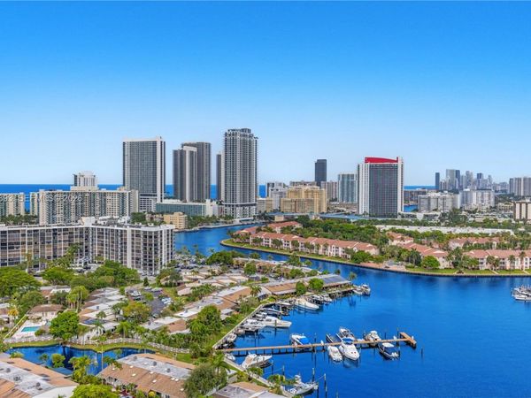 2500 PARKVIEW DR , Unit 2405, Hallandale Beach, FL 33009