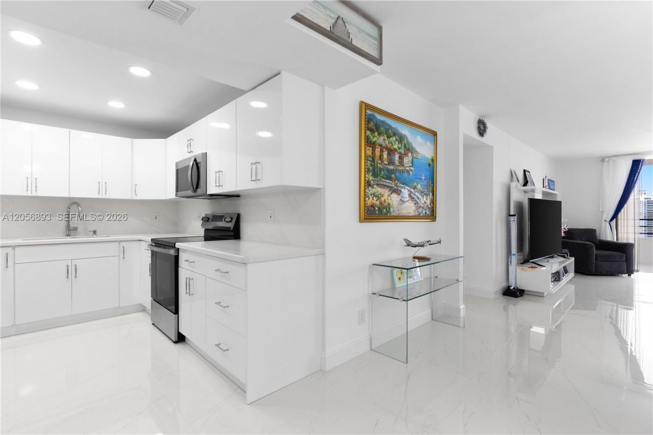2500 Parkview Dr , Unit 2405, Hallandale Beach, FL 33009 Photo