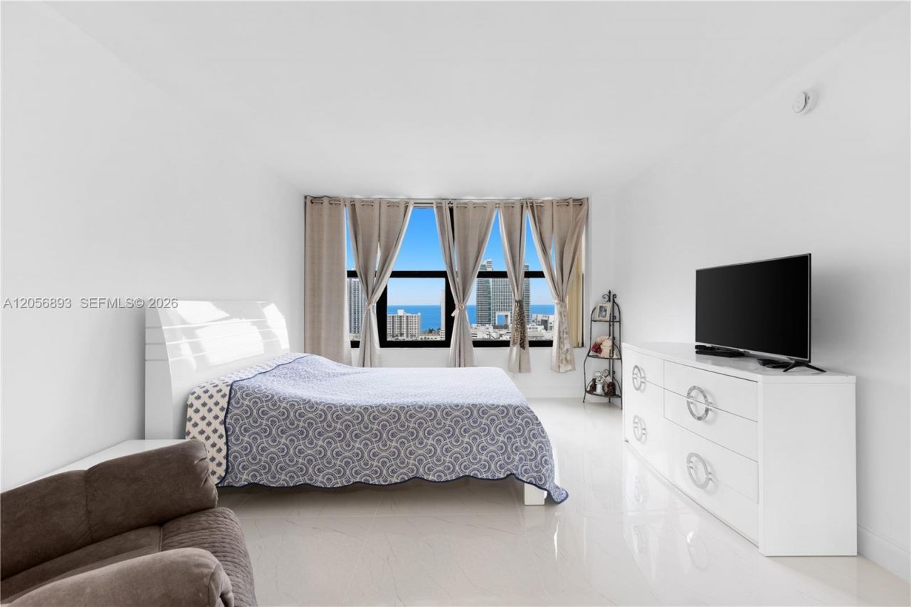 2500 Parkview Dr , Unit 2405, Hallandale Beach, FL 33009 Photo