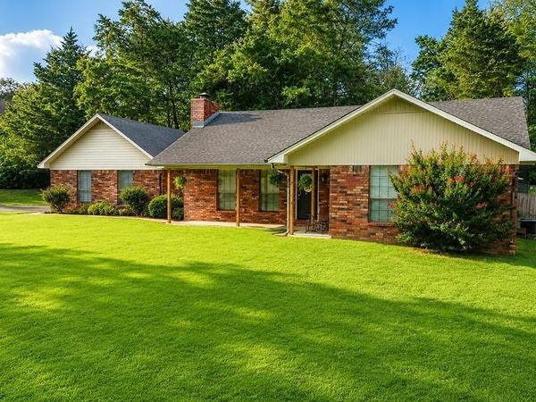 4 Kensington Drive , Conway, AR 72034