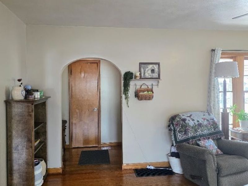 208 E Union Avenue, West Lafayette, OH 43845 Photo 4