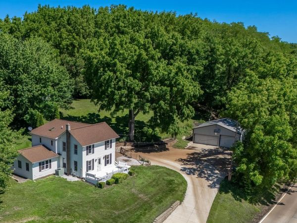 6400 Valley Drive , Bettendorf, IA 52722