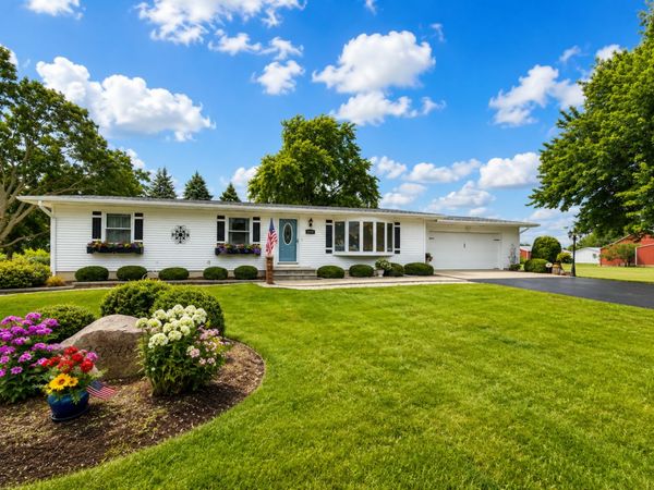 14121 Barber Greene Road , Sycamore, IL 60178