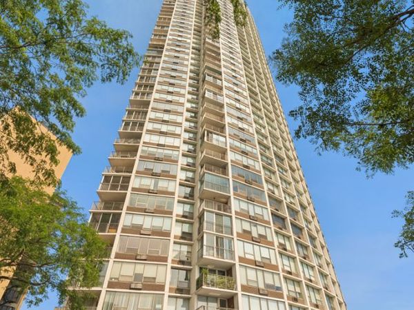 940 W Glenlake Avenue , Unit 27A, Chicago, IL 60660