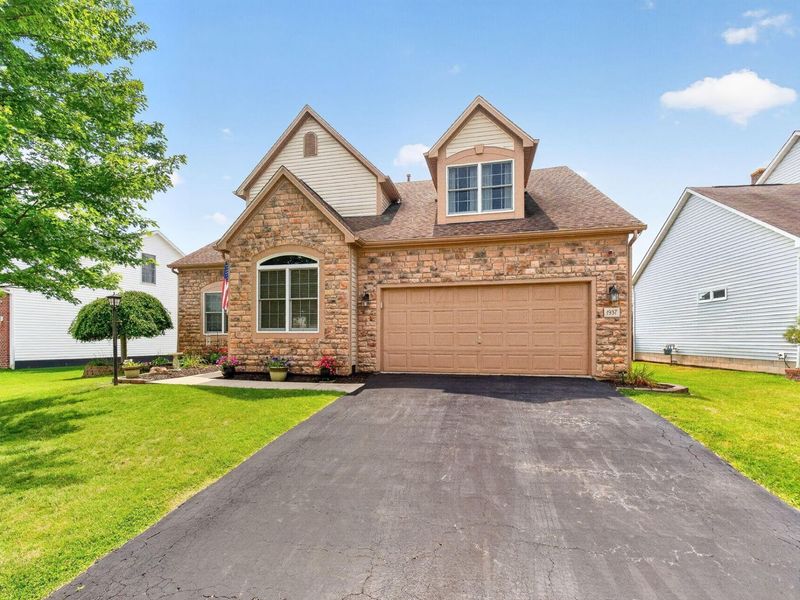 1937 Fawn Meadow Drive, Marysville, OH 43040 Photo 2