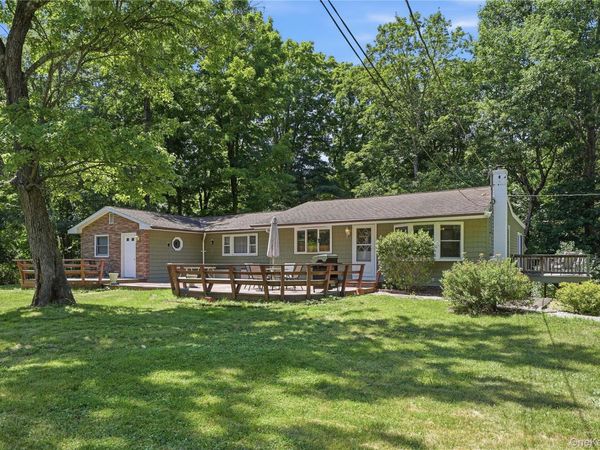 23 Leggett Road , Chatham, NY 12075