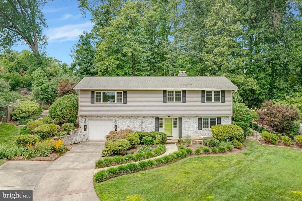 8704 Greystone Place, Alexandria, VA 22309 Main Photo