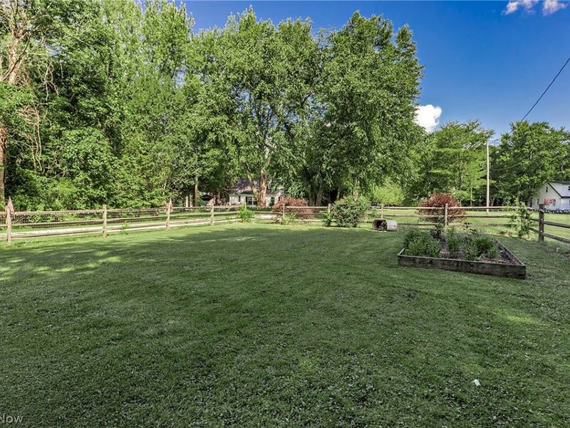 15879 Hemlock Road , Chagrin Falls, OH 44022 Photo 17