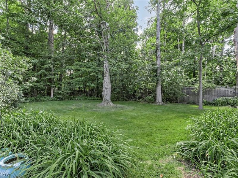 15879 Hemlock Road , Chagrin Falls, OH 44022 Photo 5