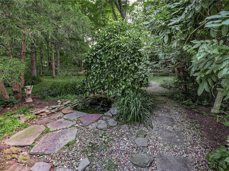15879 Hemlock Road , Chagrin Falls, OH 44022 Photo 6