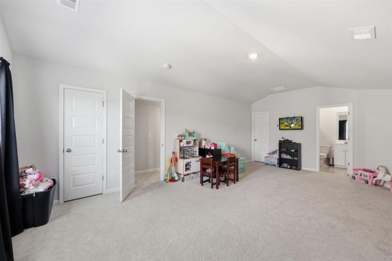 1095 Fitzgerald Court Photo 36