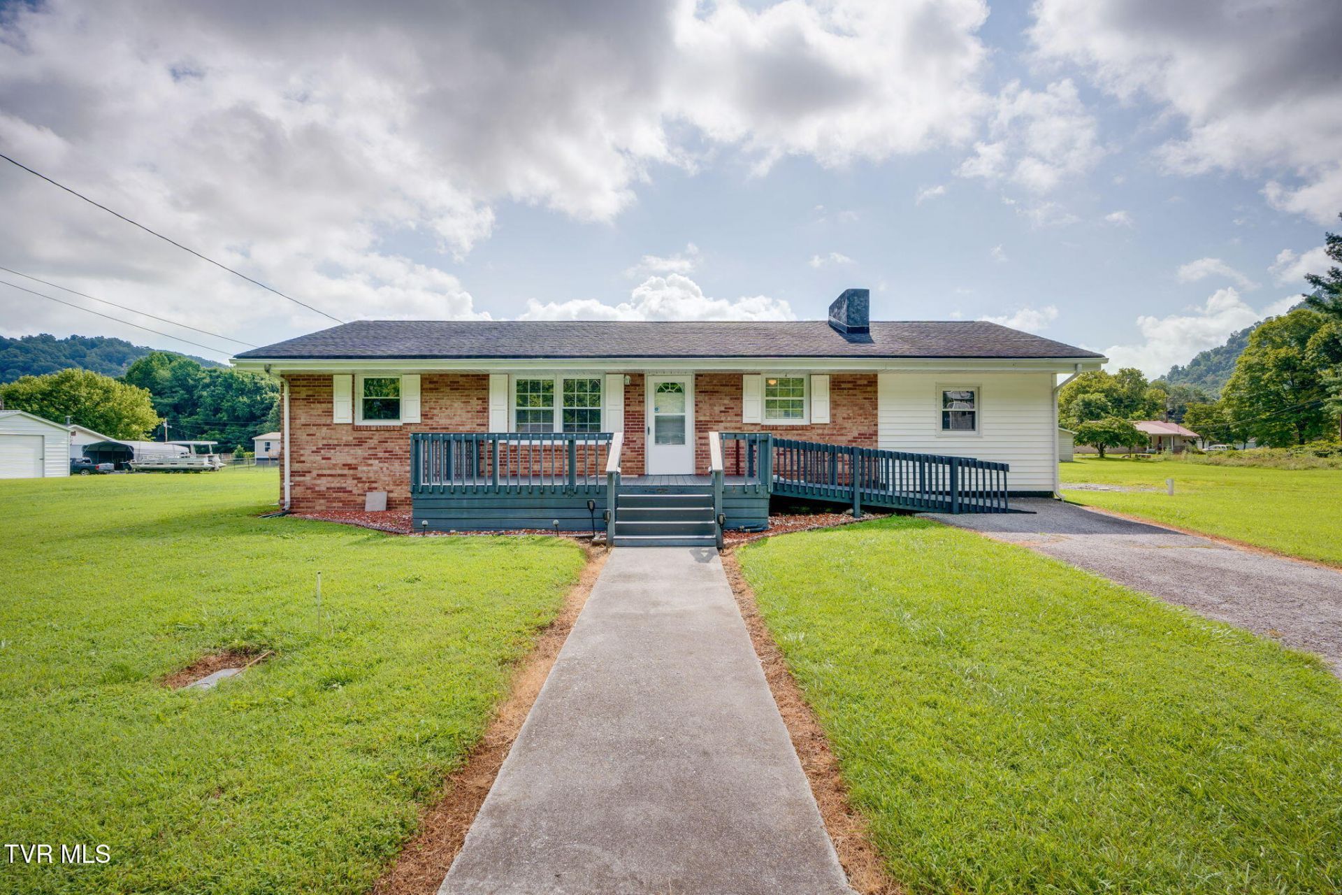 133 Journeys End Road, Elizabethton, TN 37643 Main Photo
