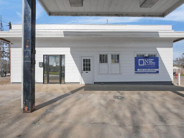 715 N Main Street , New Lexington, OH 43764