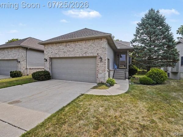 307 Creekwood Circle, Linden, MI 48451