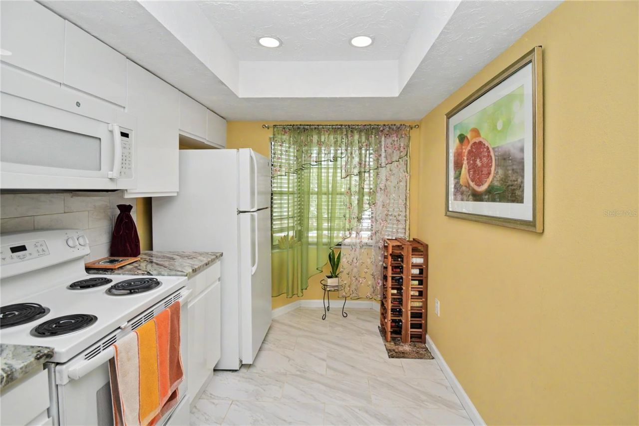 5677 Summer Side Lane, Unit 31B, Sarasota, FL 34231 Photo