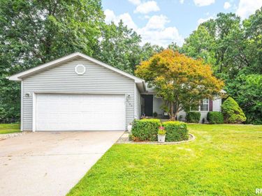 3705 W SAYMORE Lane, Peoria, IL 61615