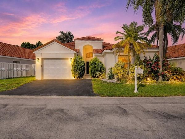 325 Somerset Way , Weston, FL 33326