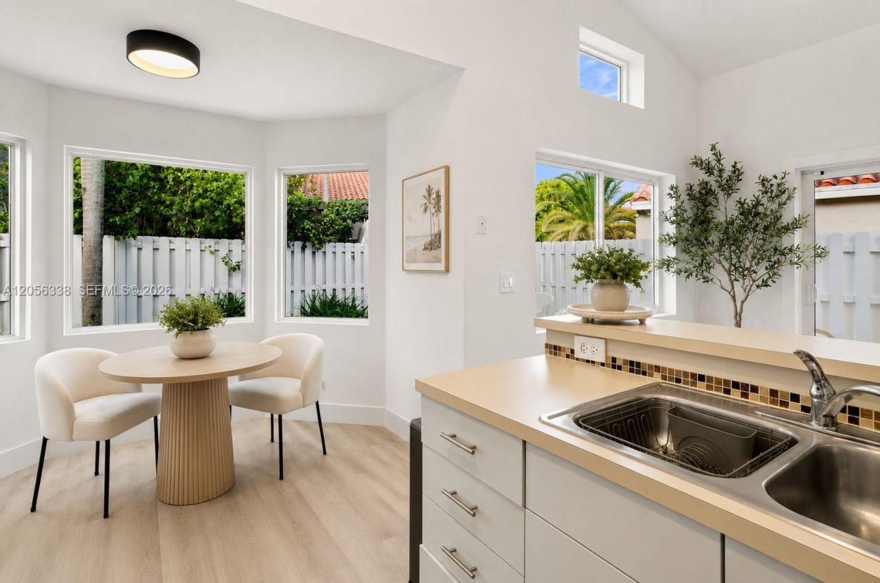 325 Somerset Way, Weston, FL 33326 Photo