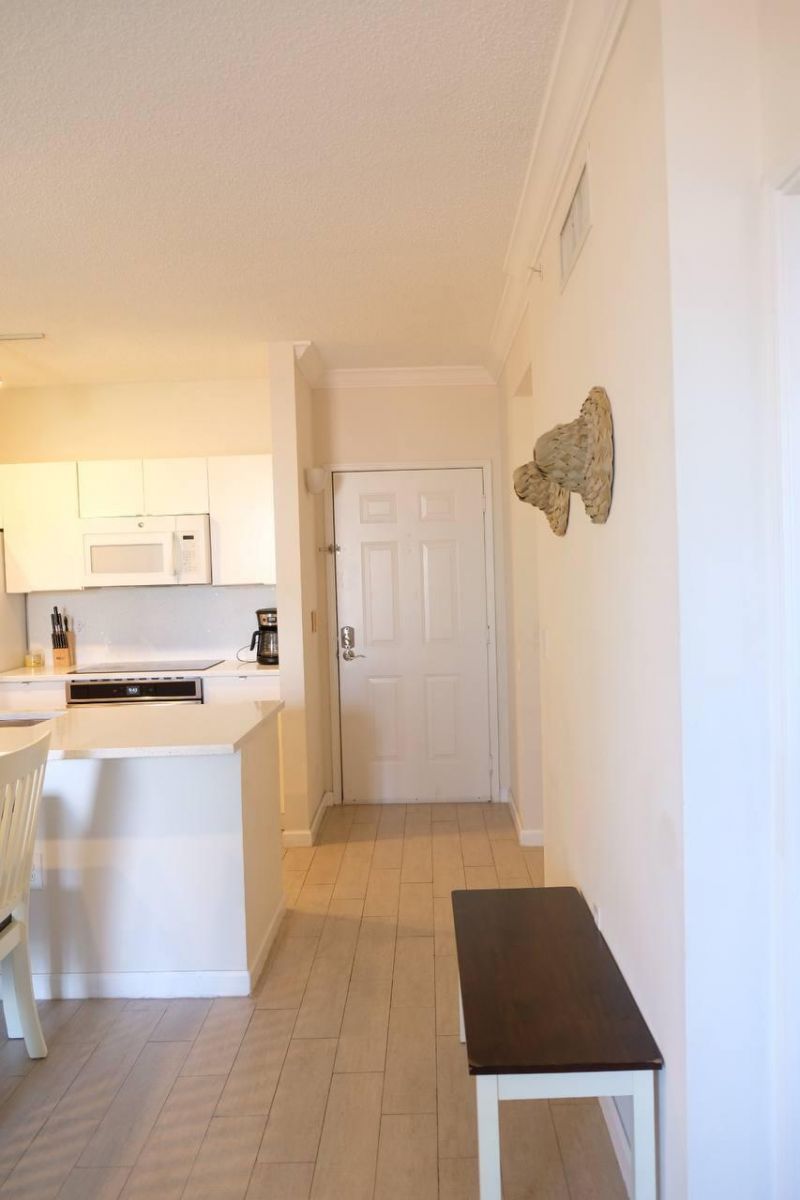 720 S Sapodilla Avenue, Unit 514, West Palm Beach, FL 33401 Photo