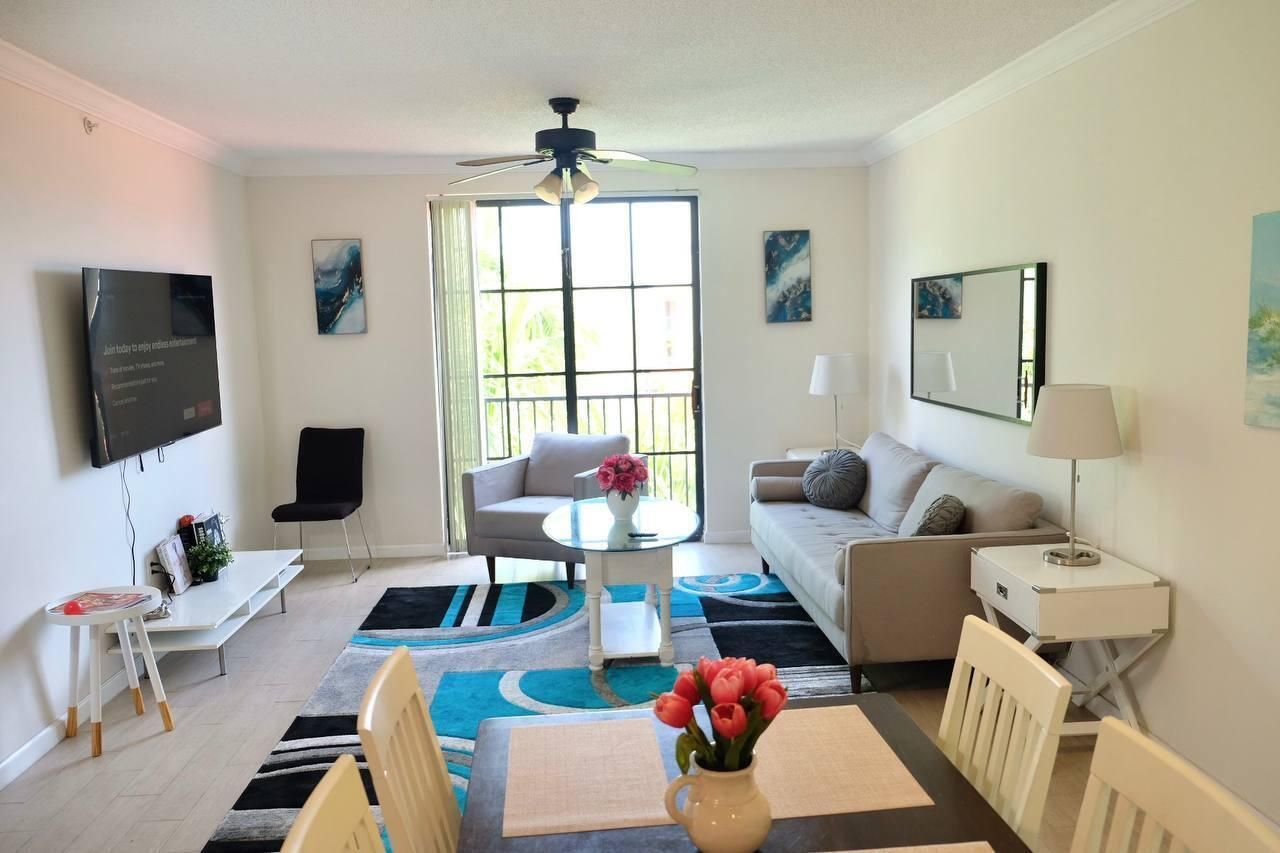 720 S Sapodilla Avenue, Unit 514, West Palm Beach, FL 33401 Photo
